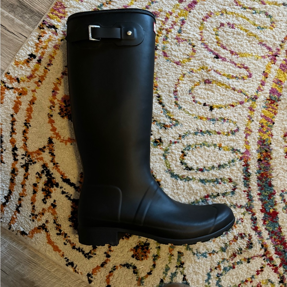 Hunter rubber boots up to the knee size 11 worn once